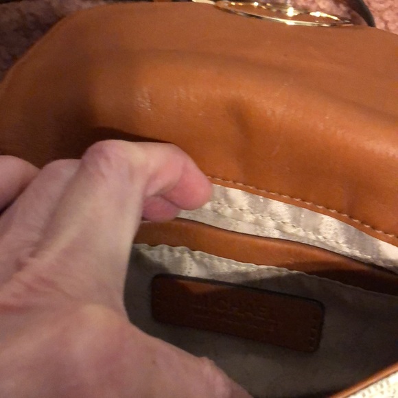 Gorgeous Michael Kors 🥳8xHP🥳Crossbody Bag - Picture 7 of 7